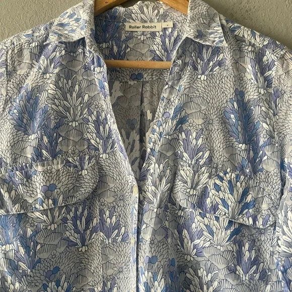 Roller‎ Rabbit Blue and White Botanical Button-Down Shirt - Picture 3 of 6